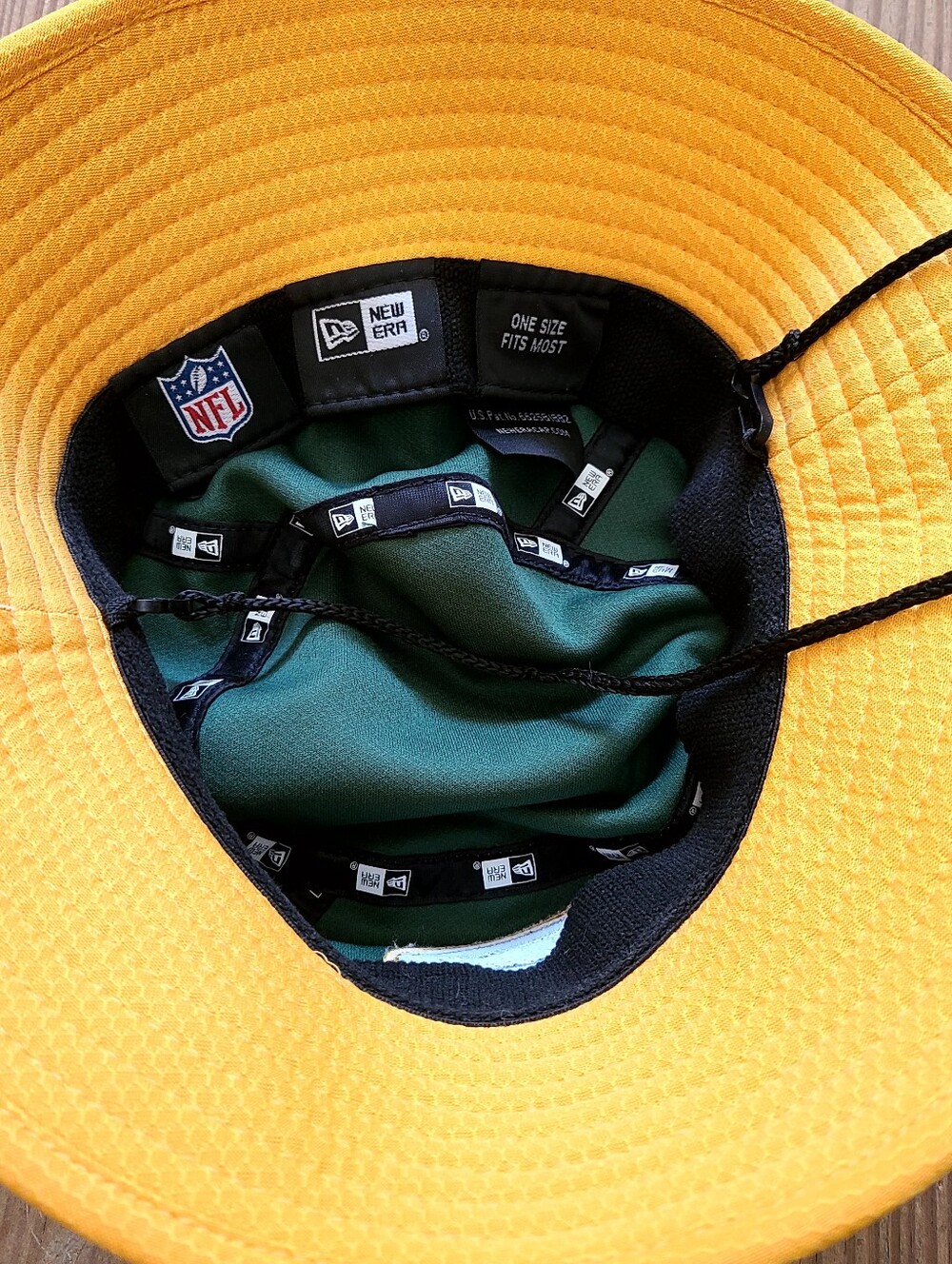 Green Bay Packers NFL Bucket Hat with Yellow Trim & Adjustable Cord - Picture 3 of 3